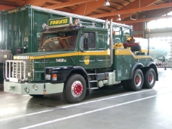 Scania-142-E-Bergetruck-Freund-Schimana-060504-1[1]